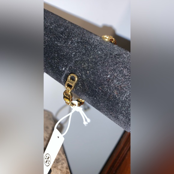 New tags Tory Burch gold cuff bracelet - Picture 4 of 10